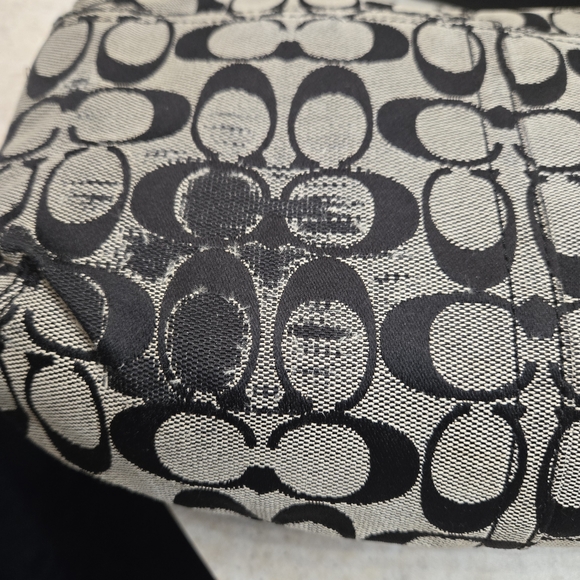 Coach Black And Gray Signature Soho Buckle - Picture 6 of 16